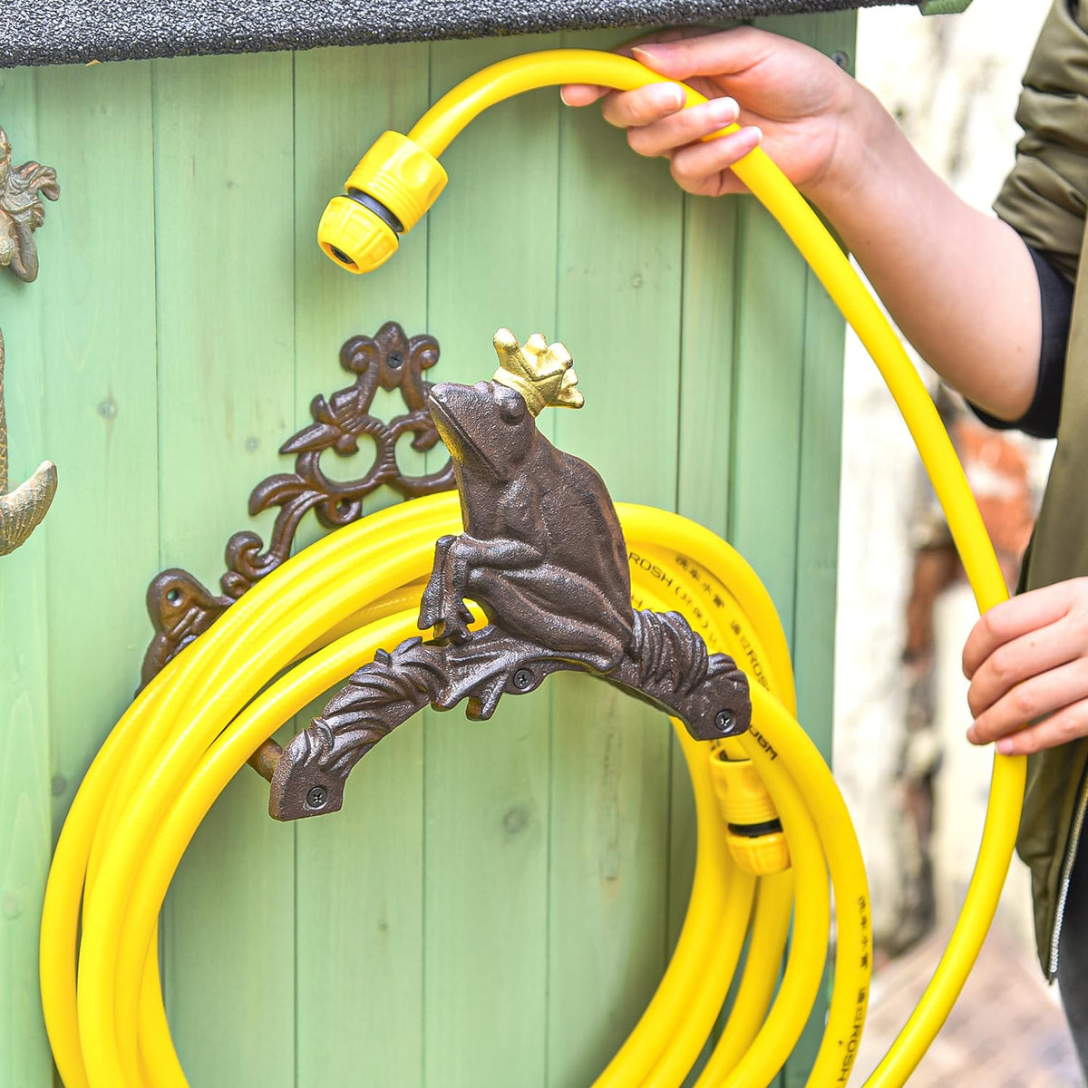 Cast Iron Wall Mounted Garden Hose Holder C9852