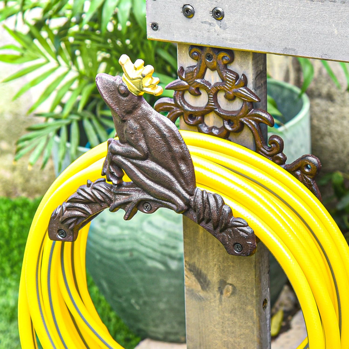 Cast Iron Wall Mounted Garden Hose Holder C9852